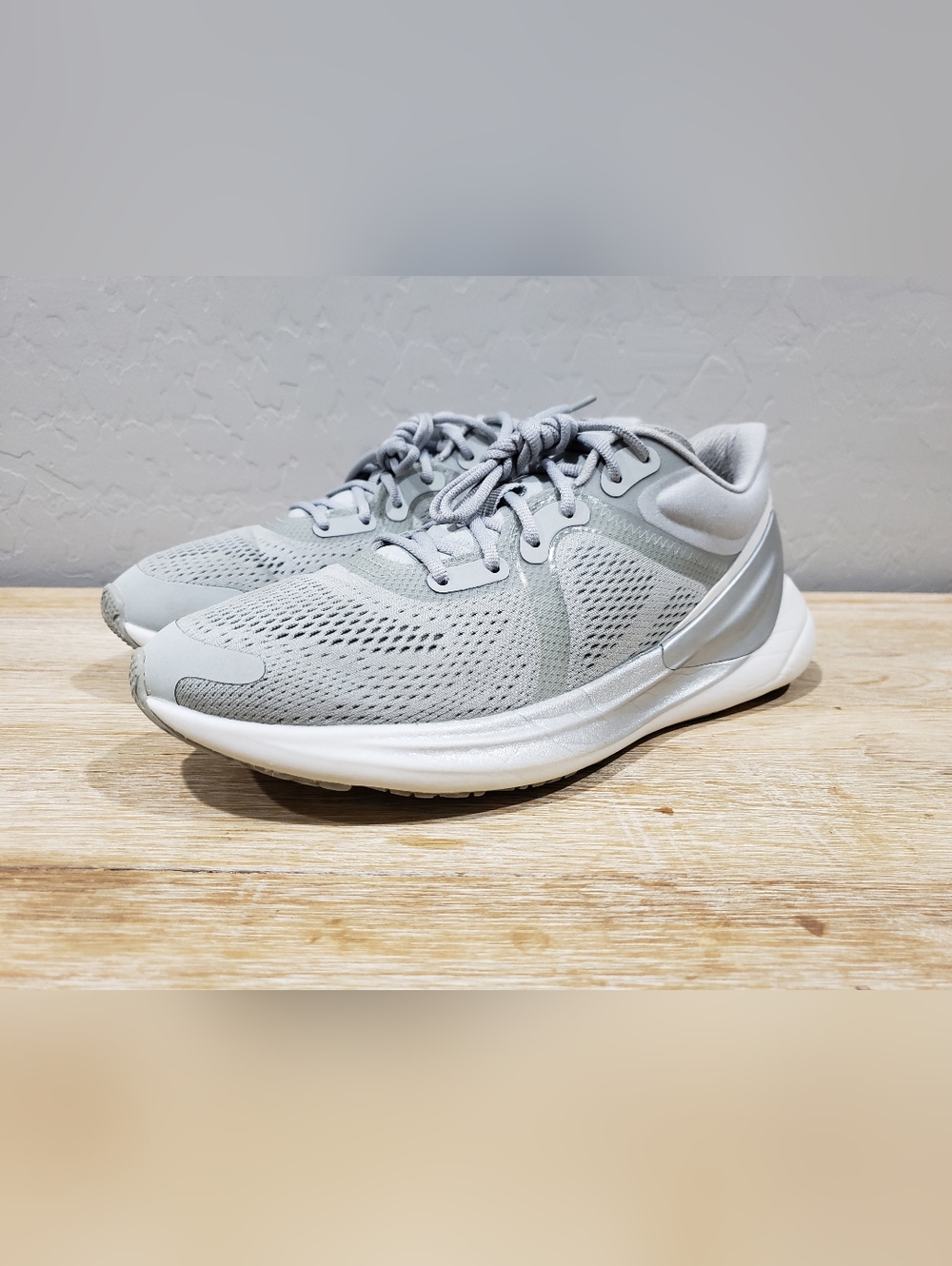 LULULEMON Women's BlissFeel Run Athleisure Shoes (9.5) Gray/Silver